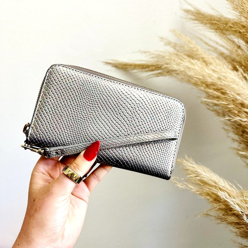 NORDSTROM Silver Faux Leather Zip Zipper Wristlet Clutch Wallet Card Organizer